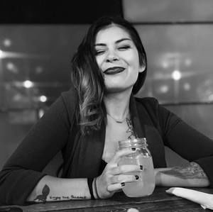 Meet your Posher, Julia